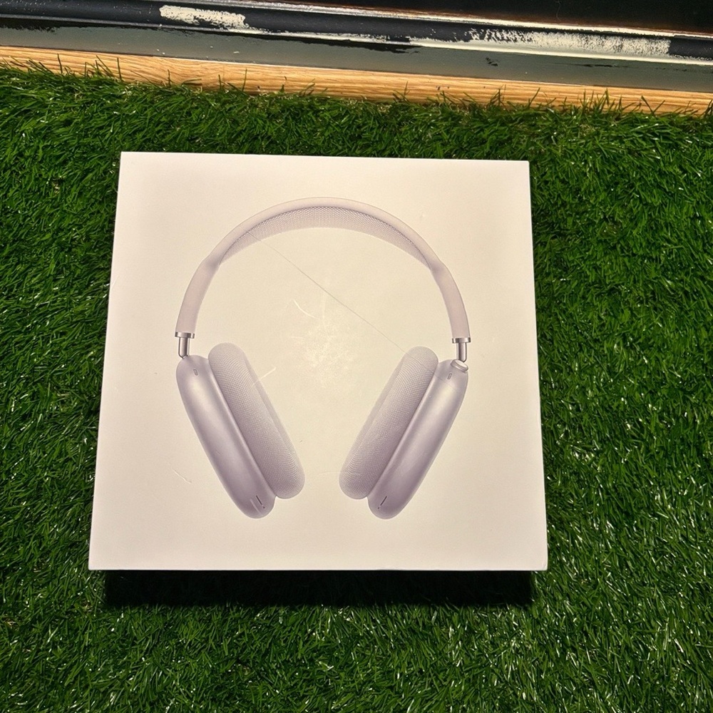 Apple AirPods Max Over-Ear Headphones - White/Silver Mix